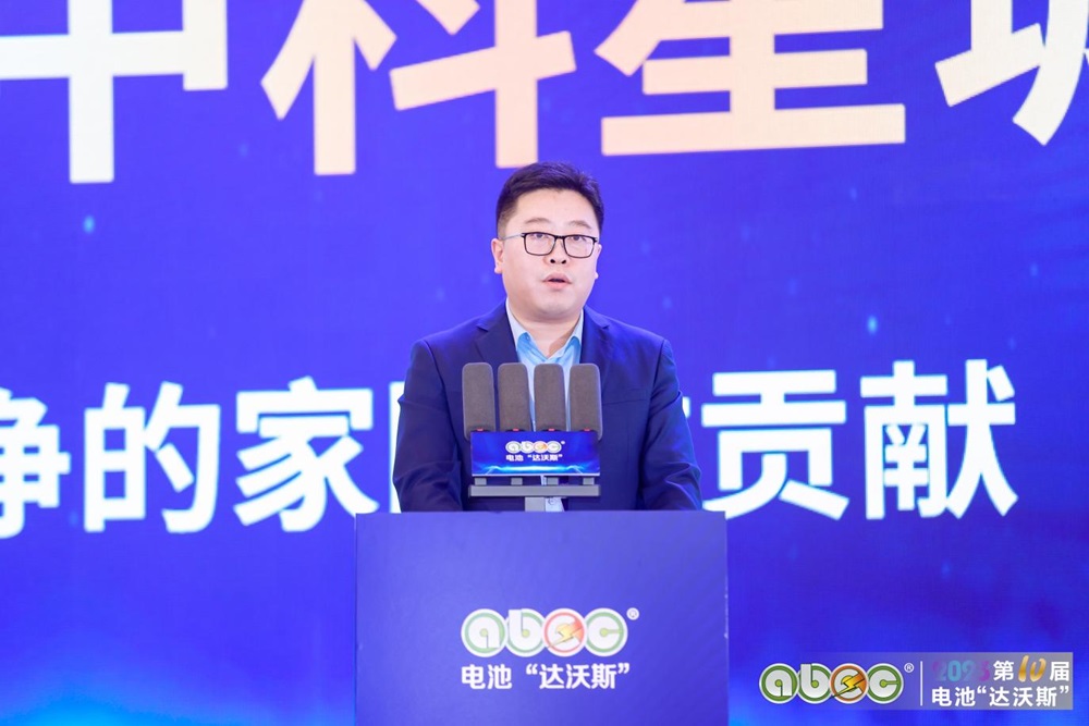 蜂巢能源张成:已获多个欧洲客户电池订单 到2026年需开发超150家本地化供应商 蜂巢能源张成:已获多个欧洲客户电池订单 到2026年需开发超150家本地化供应商