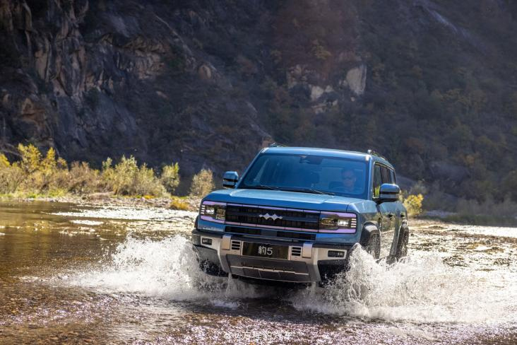 双料冠军!比亚迪年销破300万破中国市场销售记录 双料冠军!比亚迪年销破300万破中国市场销售记录