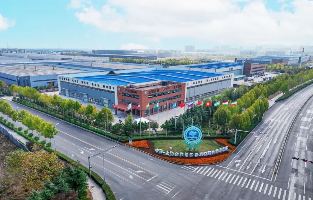 可1分钟全自动换电 联合新能源发布电动汽车“5+1”技术体系 可1分钟全自动换电 联合新能源发布电动汽车“5+1”技术体系