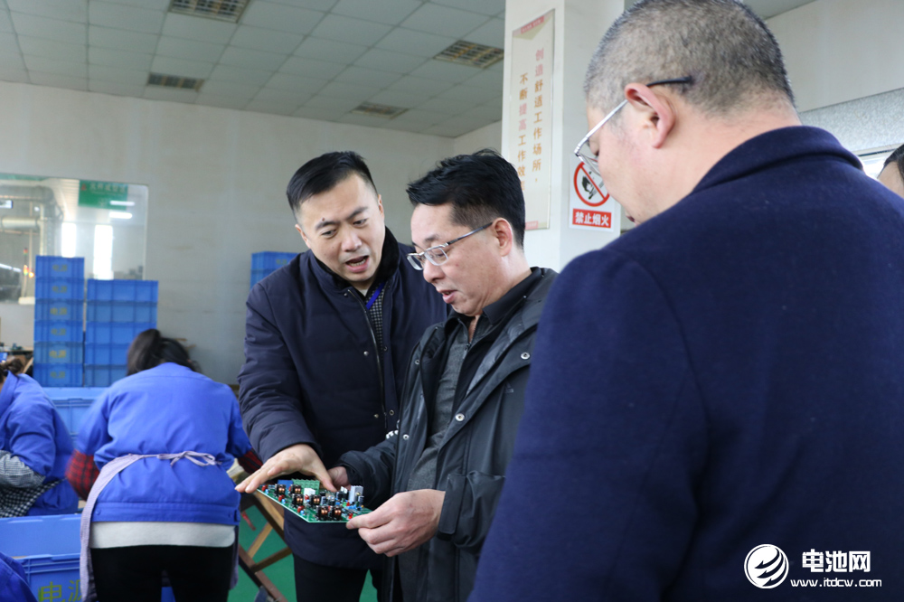 江苏金帆电源锂电设备板块今年销售目标1.8亿元 未来三年冲刺行业前三 江苏金帆电源锂电设备板块今年销售目标1.8亿元 未来三年冲刺行业前三