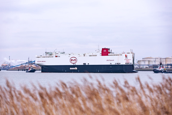 前两月我国出口机电产品2.22万亿元 其中出口汽车1118.9亿元 前两月我国出口机电产品2.22万亿元 其中出口汽车1118.9亿元