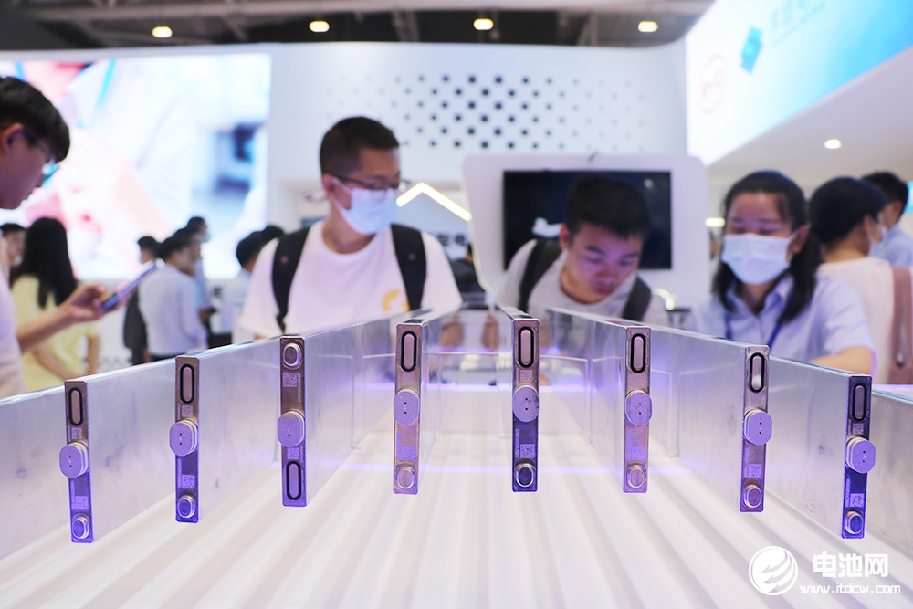 董扬:汽车电动化的方向没有错 董扬:汽车电动化的方向没有错