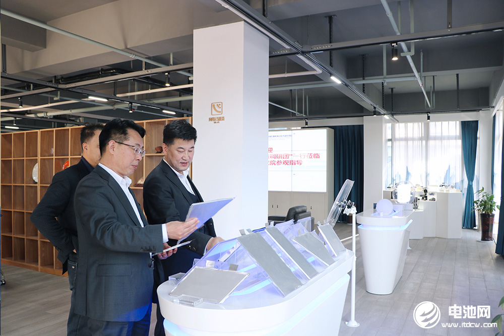 中俄工研院固态聚合物电池今年将量产 设计产能10GWh 中俄工研院固态聚合物电池今年将量产 设计产能10GWh