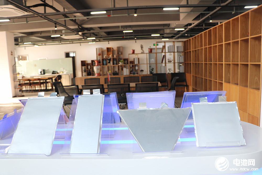 中俄工研院固态聚合物电池今年将量产 设计产能10GWh 中俄工研院固态聚合物电池今年将量产 设计产能10GWh