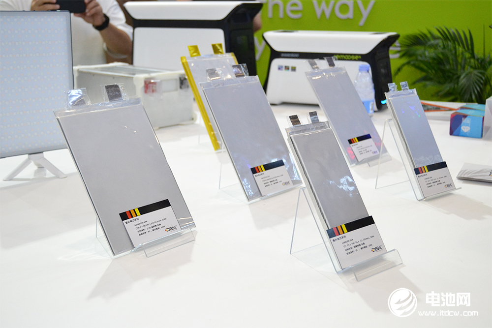 2023年全球小软包锂电池出货量54.8亿只 连续两年同比下滑 2023年全球小软包锂电池出货量54.8亿只 连续两年同比下滑