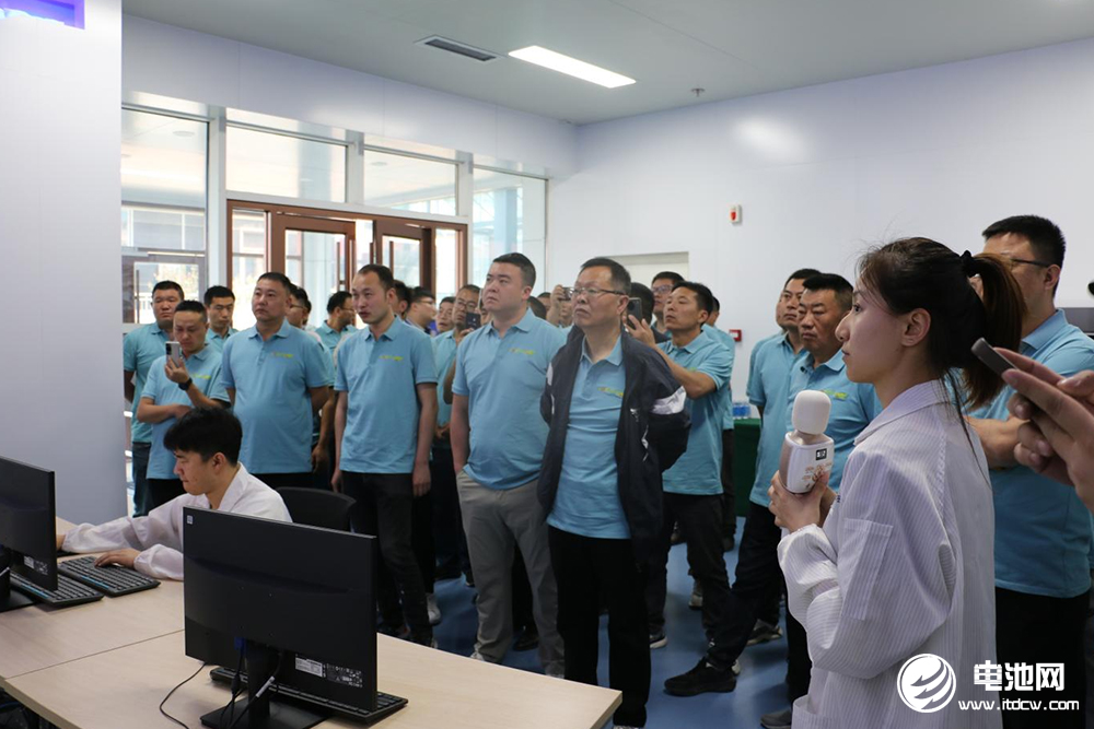 多氟多动力电池累计装车超30万辆 大圆柱电池加速市场渗透 多氟多动力电池累计装车超30万辆 大圆柱电池加速市场渗透