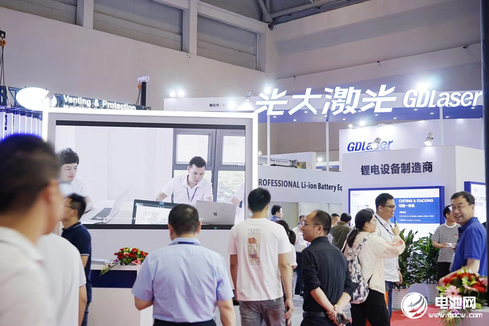 多片叠设备迭代发展 光大激光绿色革新打开智能制造新局面 多片叠设备迭代发展 光大激光绿色革新打开智能制造新局面