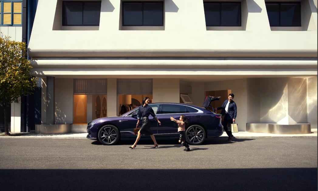 中国动力电池装车量全球占比超60% 四大关键材料出货量全球占比超70%