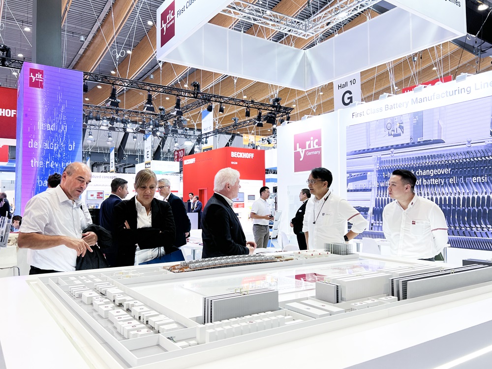 利元亨闪耀2024欧洲电池展 携固态电池核心装备等创新工艺亮相 利元亨闪耀2024欧洲电池展 携固态电池核心装备等创新工艺亮相