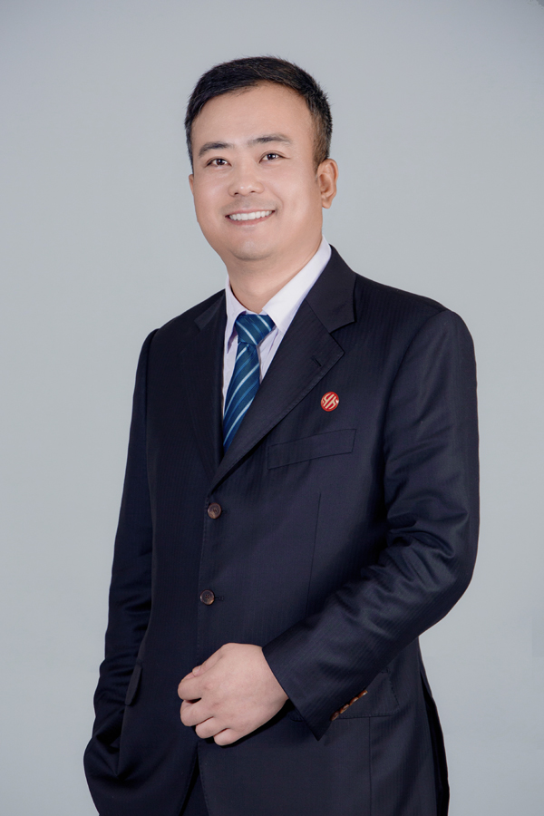 第14届(2024年)中国电池行业年度人物:何爱彬 第14届(2024年)中国电池行业年度人物:何爱彬