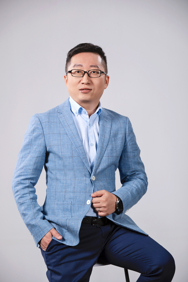 第14届(2024年)中国电池行业年度人物:裴锋 第14届(2024年)中国电池行业年度人物:裴锋