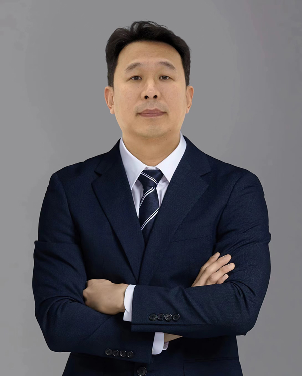 第14届(2024年)中国电池行业年度人物:朱坤庆 第14届(2024年)中国电池行业年度人物:朱坤庆