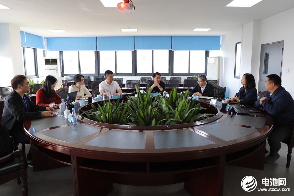 中国电池新能源产业链调研采访团一行参观考察三圈电池 中国电池新能源产业链调研采访团一行参观考察三圈电池
