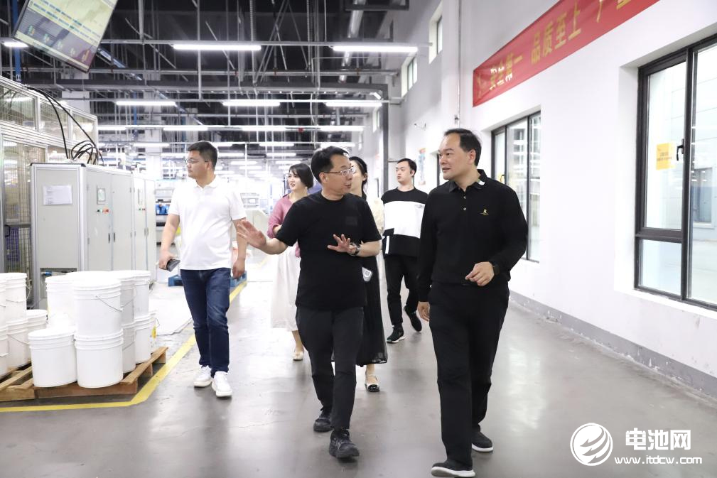 中国电池新能源产业链调研采访团(安徽站)一行到访华霆动力 中国电池新能源产业链调研采访团(安徽站)一行到访华霆动力