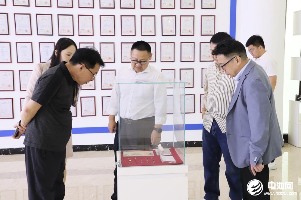 中国电池新能源产业链调研采访团(广东站)一行到访微电新能源 中国电池新能源产业链调研采访团(广东站)一行到访微电新能源