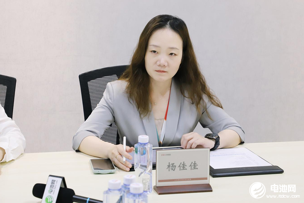 中国电池新能源产业链调研采访团(广东站)一行到访亿纬锂能 中国电池新能源产业链调研采访团(广东站)一行到访亿纬锂能