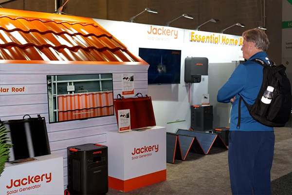 华宝新能携其全场景家庭绿电解决方案亮相AIA 25 Expo 华宝新能携其全场景家庭绿电解决方案亮相AIA 25 Expo