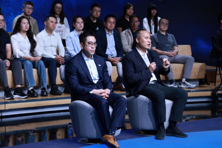 历史级时刻!万亿级大产业,引爆全球→ 历史级时刻!万亿级大产业,引爆全球→