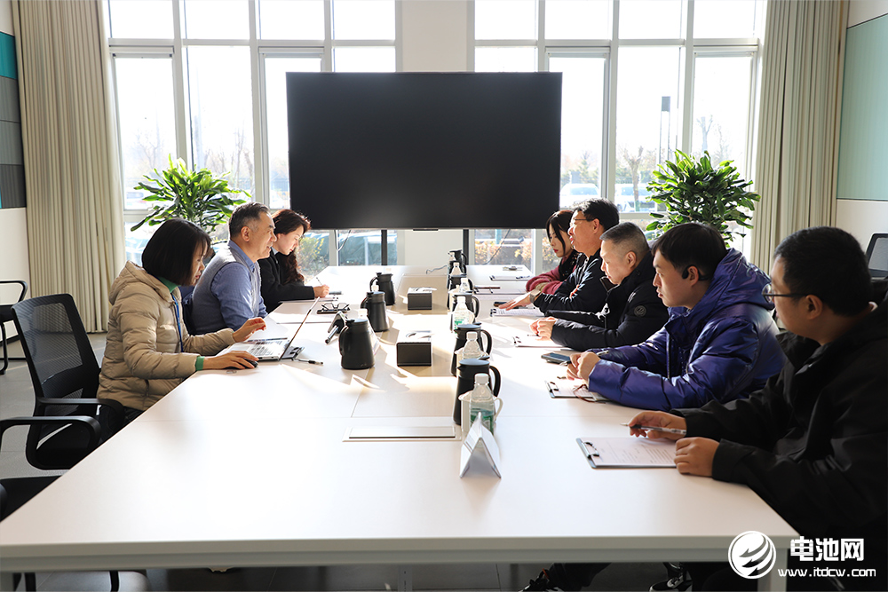 中国电池新能源产业链调研采访团一行到访卫蓝新能源 中国电池新能源产业链调研采访团一行到访卫蓝新能源