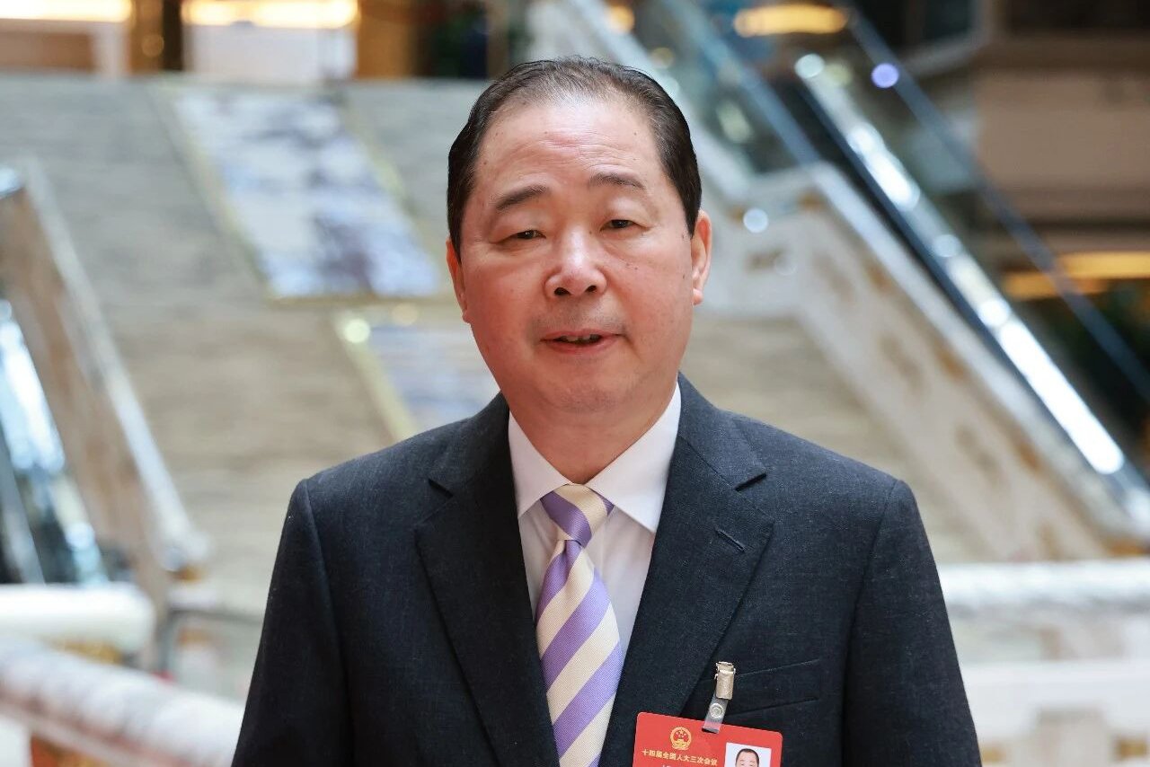 全国人大代表、德力西集团董事局主席胡成中 全国人大代表、德力西集团董事局主席胡成中