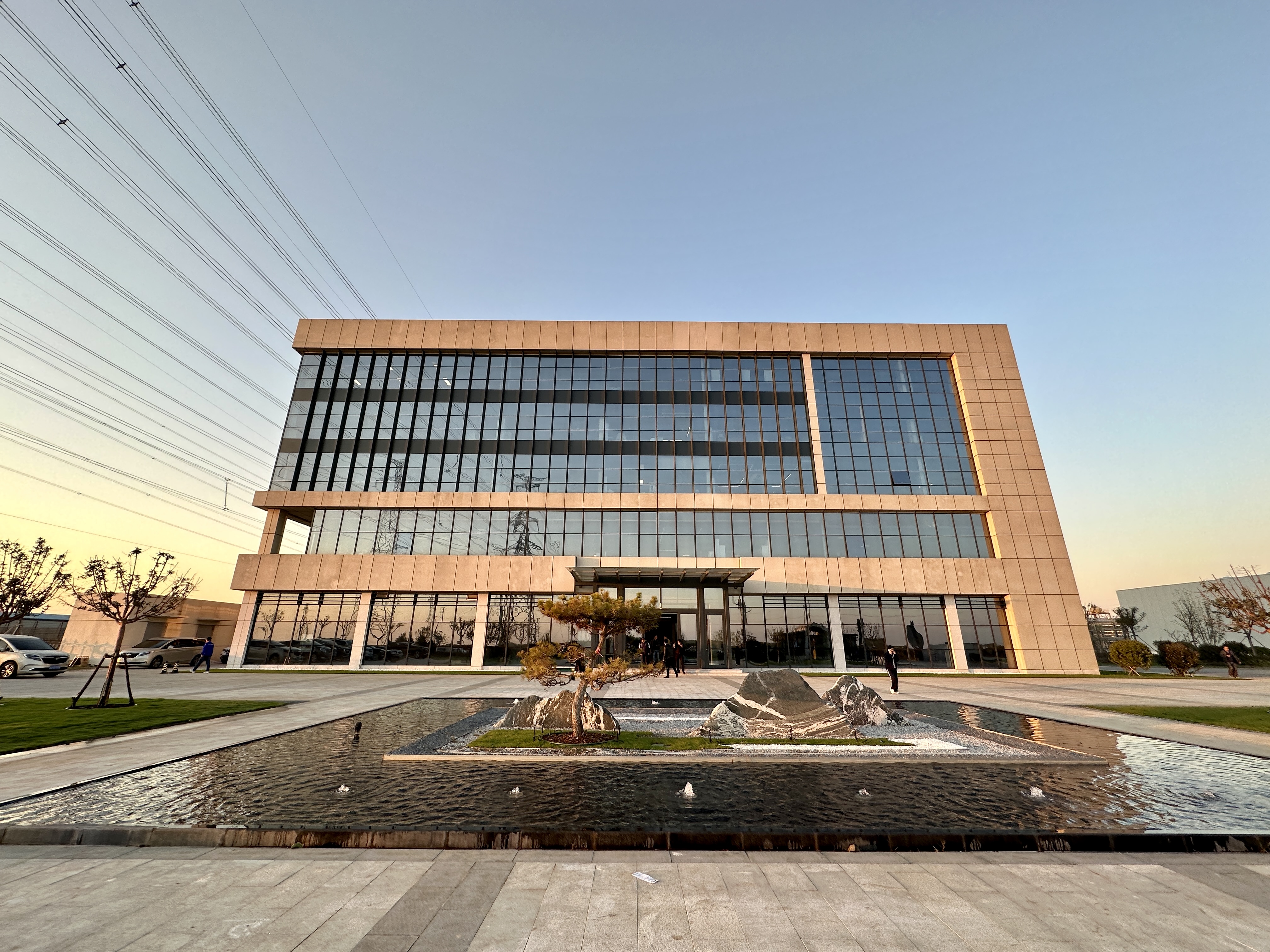 电池百人会理事长于清教一行到访滨州裕