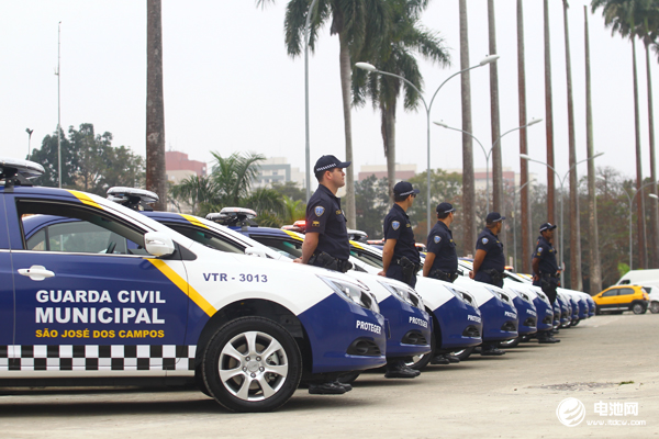 谁将掌控汽车产业未来？未来更有利于纯