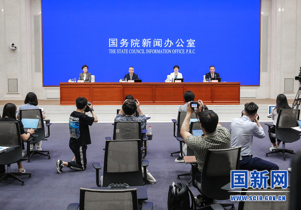 工信部：提升新能源车供给质量 推动芯片