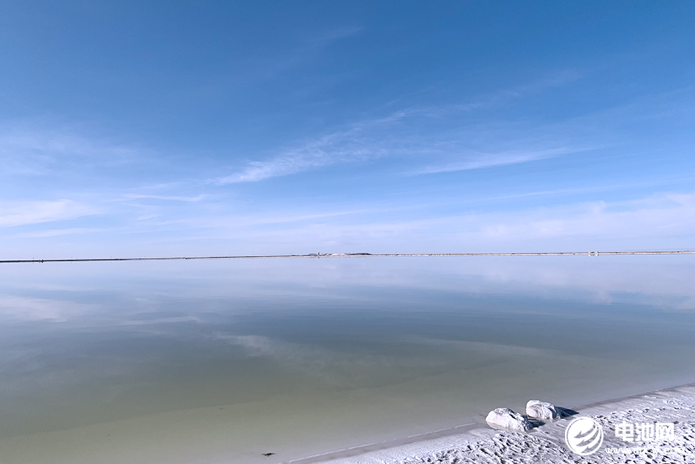 锂价跌破18万元/吨后止跌 海外多国公布锂