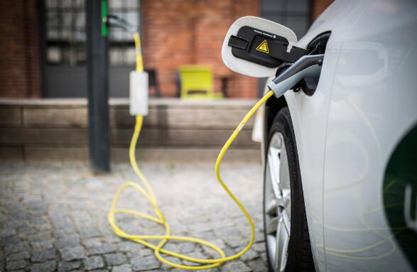 德国扶持电池制造业迎战中日韩：是烧钱