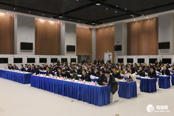 固态电池技术渐进式升级 等待批量推广应