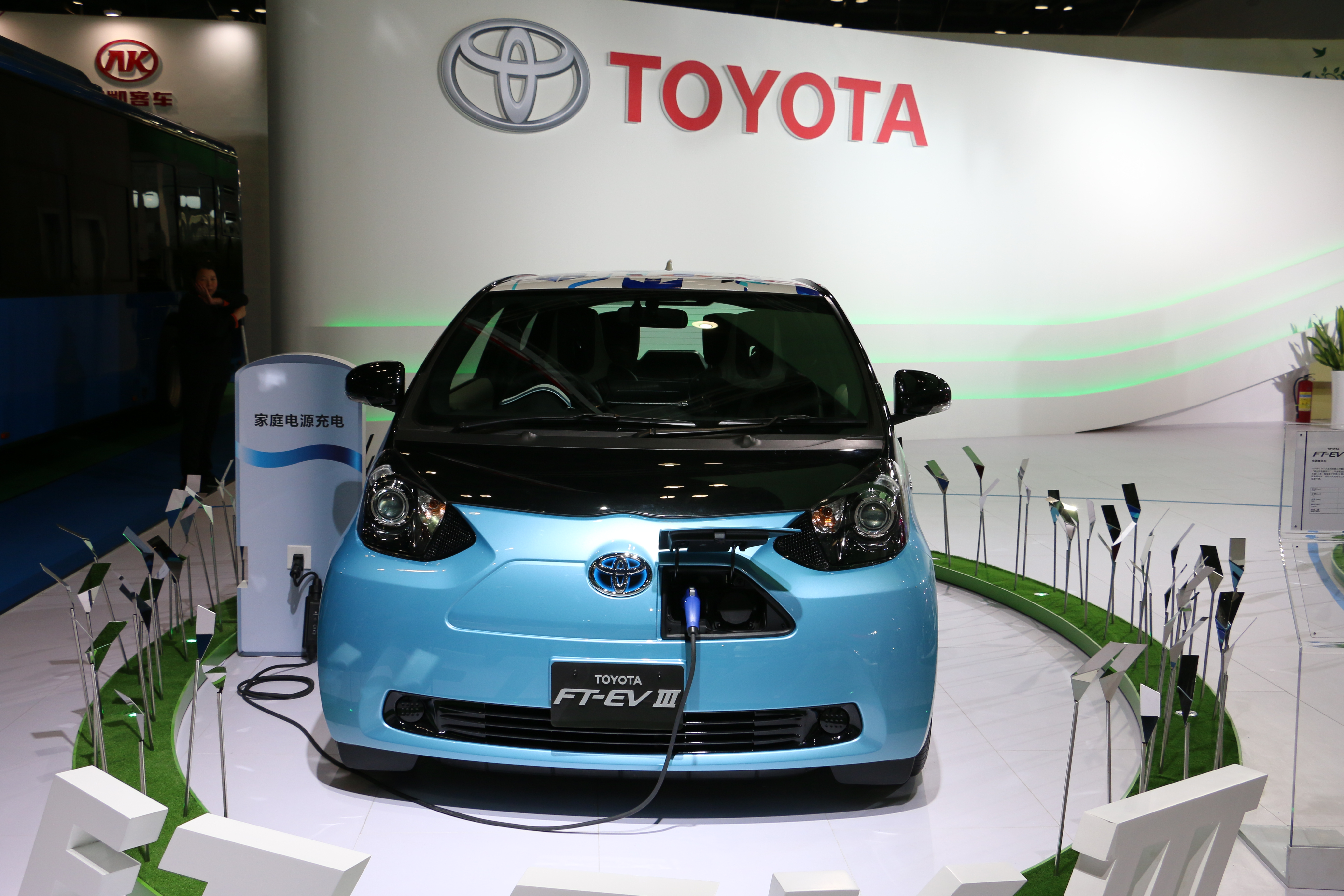 丰田章男将卸任社长 丰田汽车电气化战略