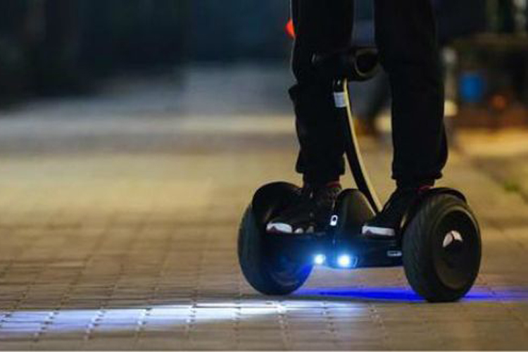 北京拟出台新政：电动自行车需挂牌/滑板