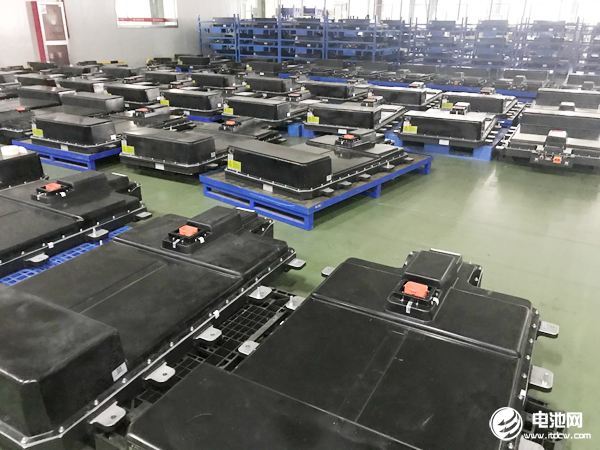 动力电池产业发展增速 打造新能源汽车“