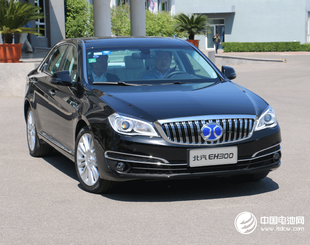 燃油车打折 新能源汽车增幅腰斩 车企仍