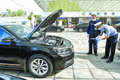 全国“两会”用车全面体检 新能源车比例