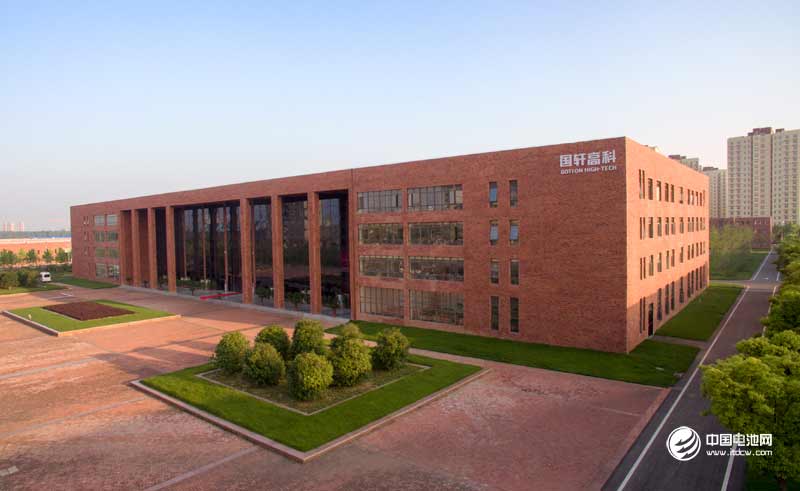 政策推动效应强化 前2月磷酸铁锂电池产