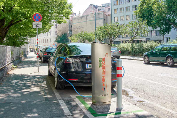 角逐全球汽车新能源时代 产业链吸金效应