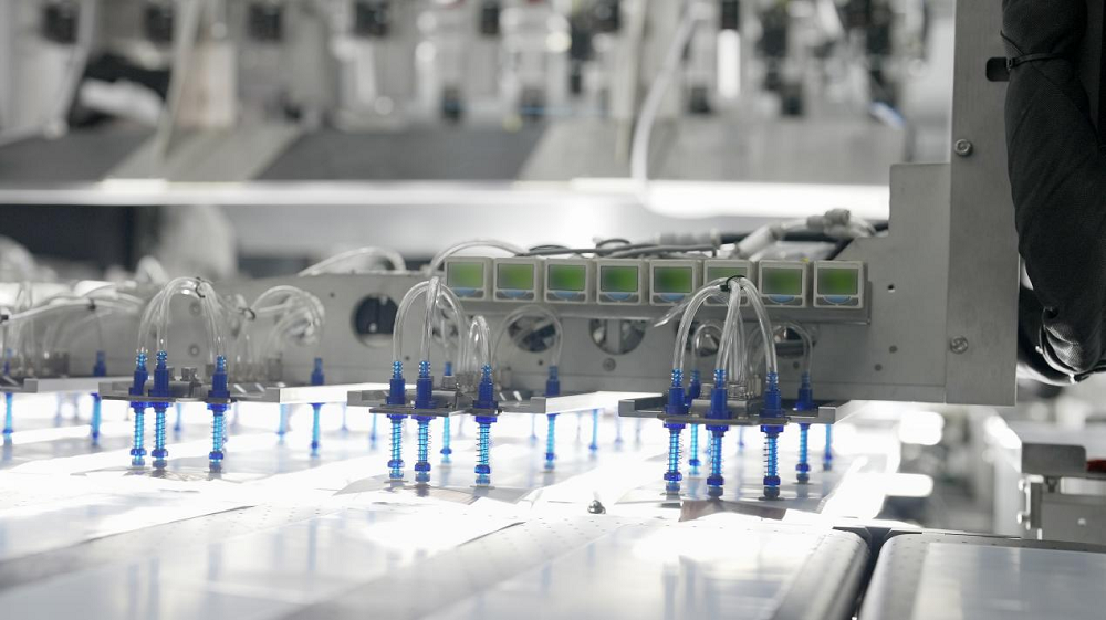 特斯拉打响电动车降价潮，动力电池如何