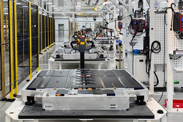 2024年蜂巢能源第二代短刀快充铁锂电池全