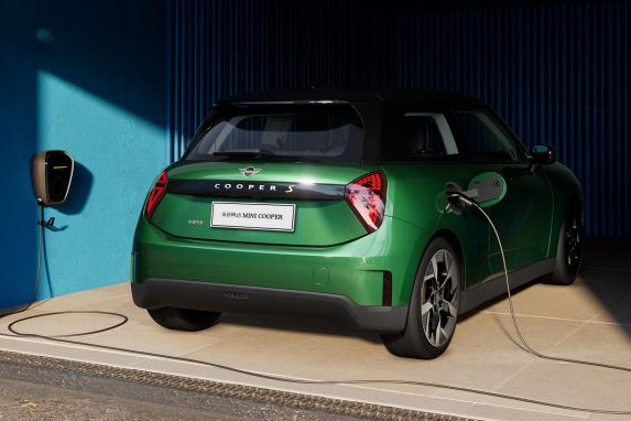 电动汽车市场需求下滑 网传宝马超55亿投