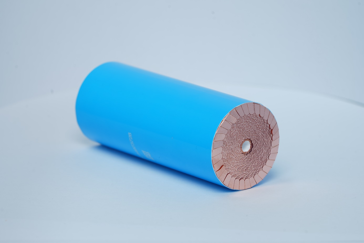 全极耳！超快充！大圆柱电池初创公司一