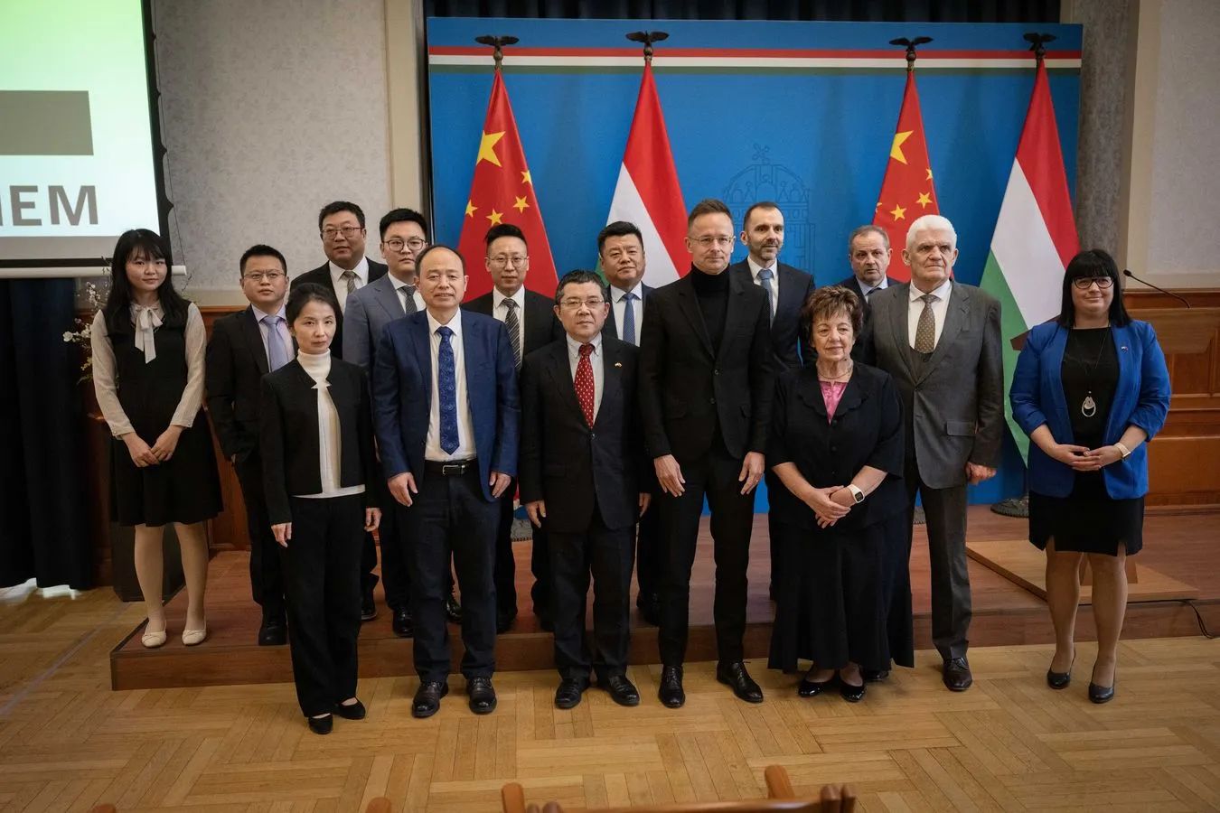 投资400亿福林！昆仑新材首个海外投资项目落