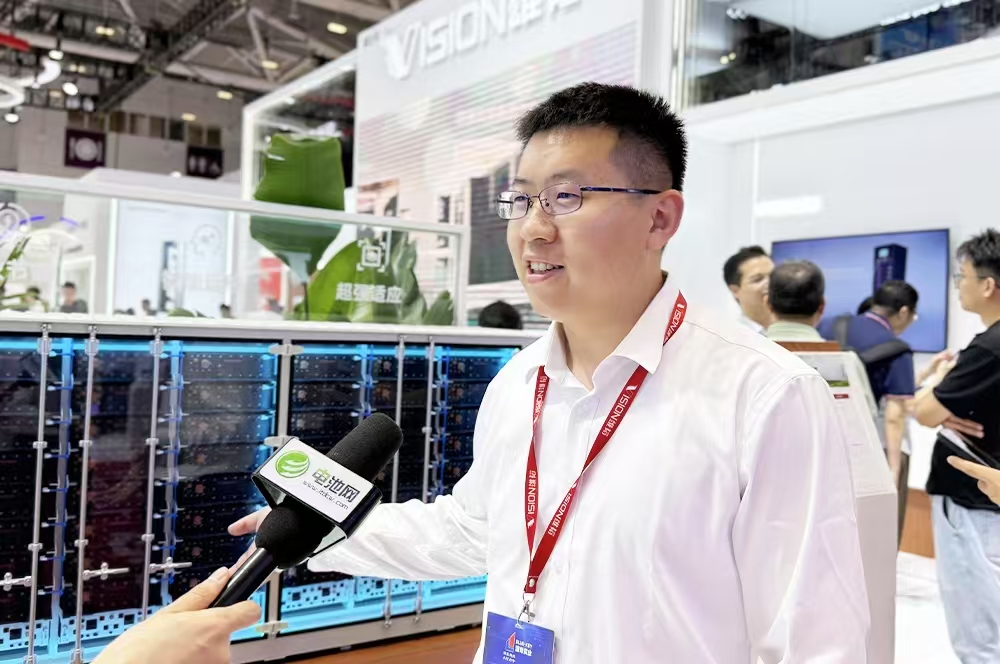 6.48MWh液冷储能系统全球首秀！雄韬氢锂混