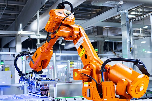 因动力电池生产问题！一车企召回部分国产纯