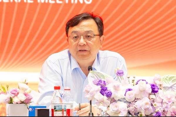 比亚迪王传福:我们绝不拉踩同行,这是原则!