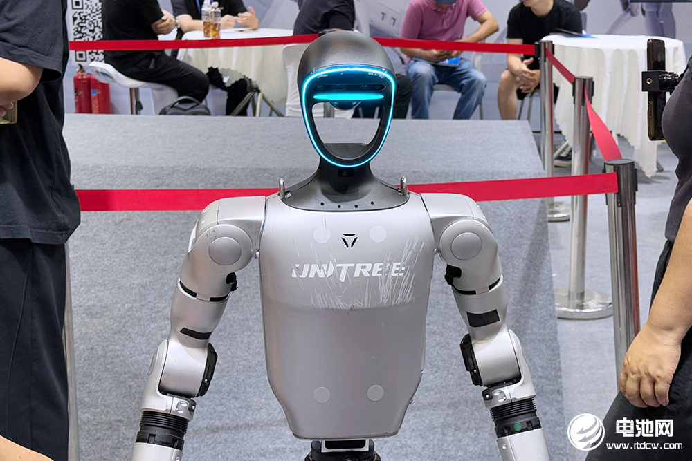 亿元级订单砸下！机器人自换电池？固态