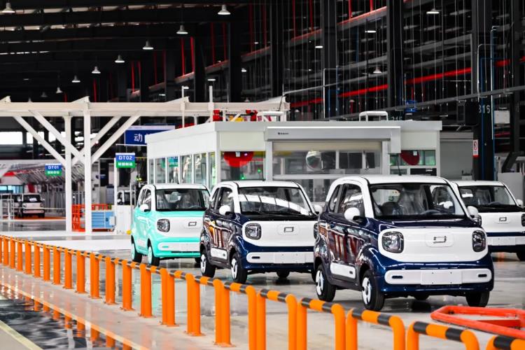 多领域头部企业增资超85亿 一汽奔腾将加