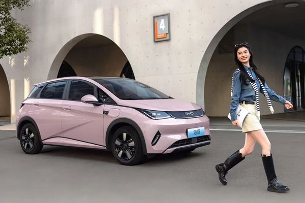 10月我国新能源车首超新车总销量一半！前