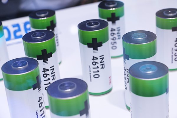 三大业务全线发力！亿纬锂能2025年营收近