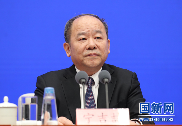 宁吉喆：引导一些地方放开新能源汽车限